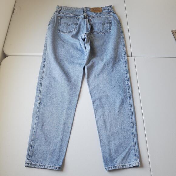 Vintage 90s Levi's Jeans Womens 12 M Light Wash Relaxed Tapered Made USA 550 90s - Picture 2 of 13